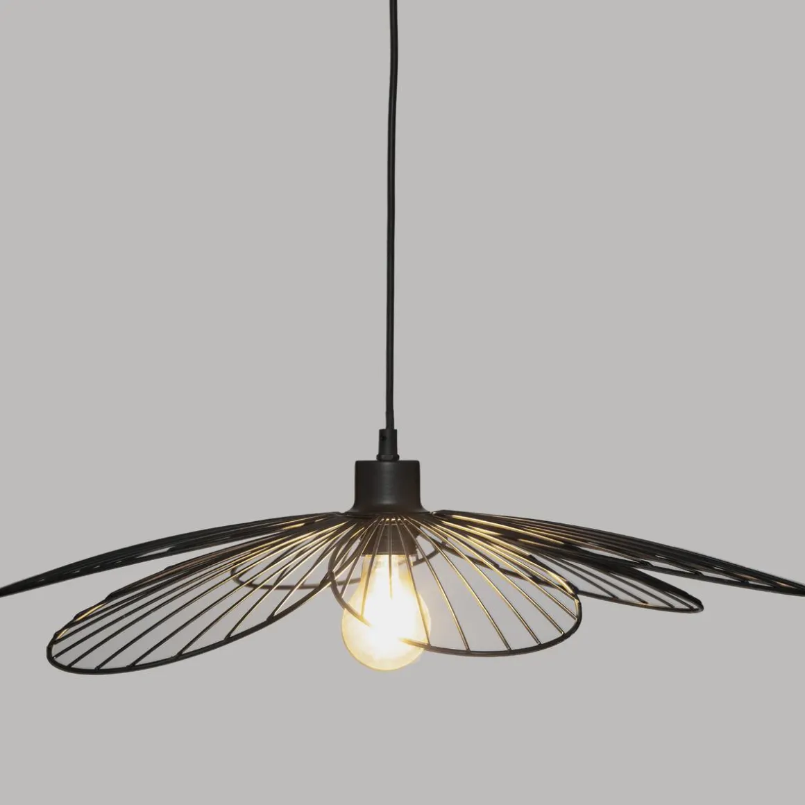 SUSPENSION METAL FLEUR NOIR D.57CM