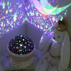 VEILLEUSE A PILE PROJECTEUR ETOILES